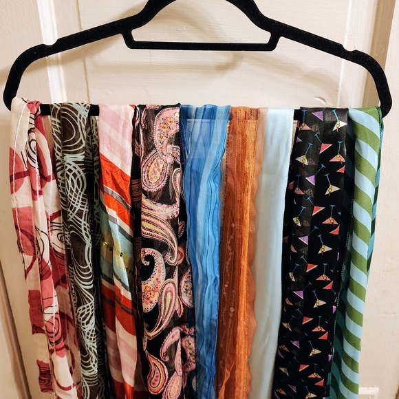 9 Fashion Scarves - Picture 2 of 2